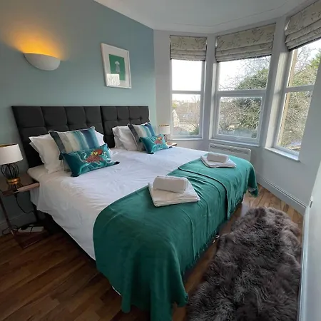 Delightful Airy In Leafy St Andrews Bristol