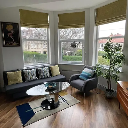 Apartment Delightful Airy In Leafy St Andrews *