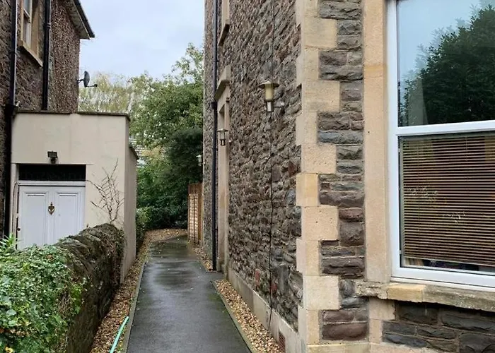 Delightful Airy In Leafy St Andrews