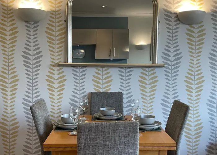 Delightful Airy In Leafy St Andrews