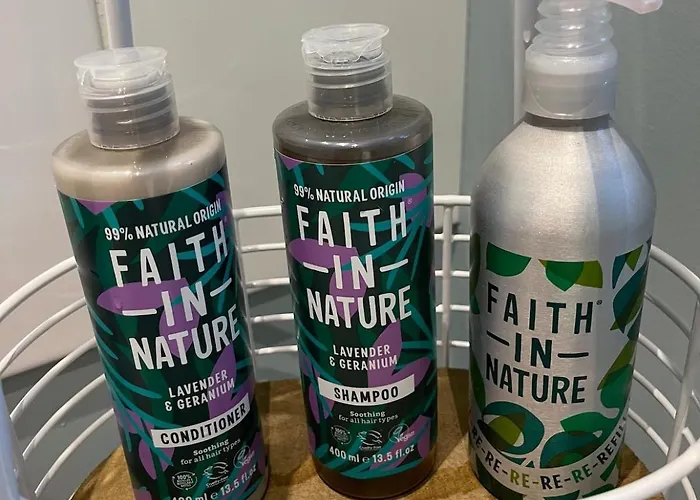 Delightful Airy In Leafy St Andrews Lägenhet